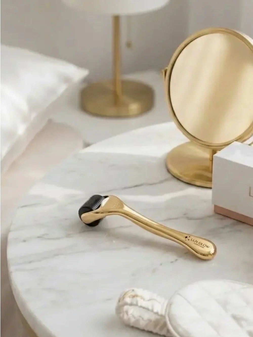 LUX Glow Skin Care Gold Derma Roller Tool Facial Skin Rejuvenation Anti-Aging - Picture 3 of 4